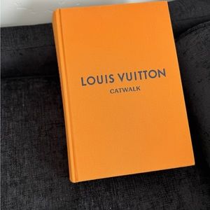 Louis Vuitton Table Book